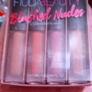 HudaBeauty Blushed Nudes..Lipstick  Set of 4